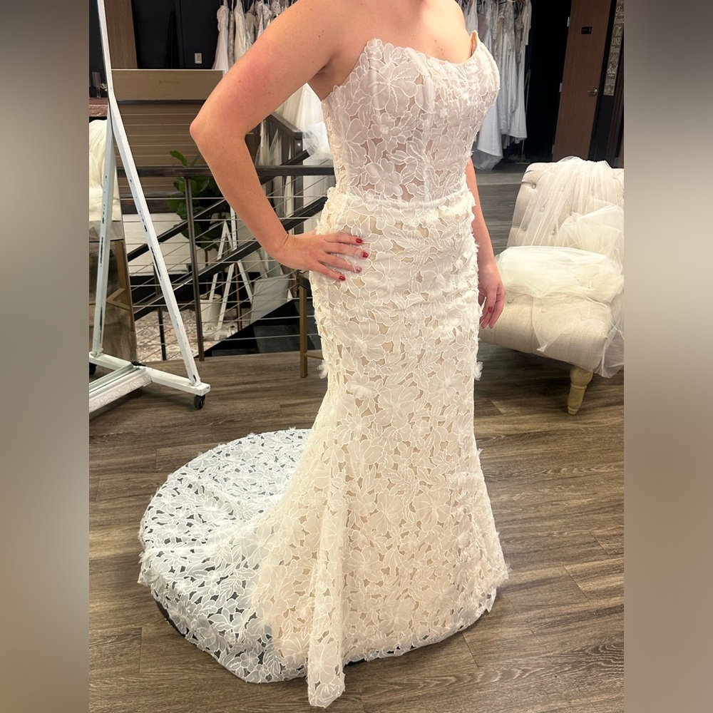 La Perla Meredith. Wedding dress size 14, street size 8